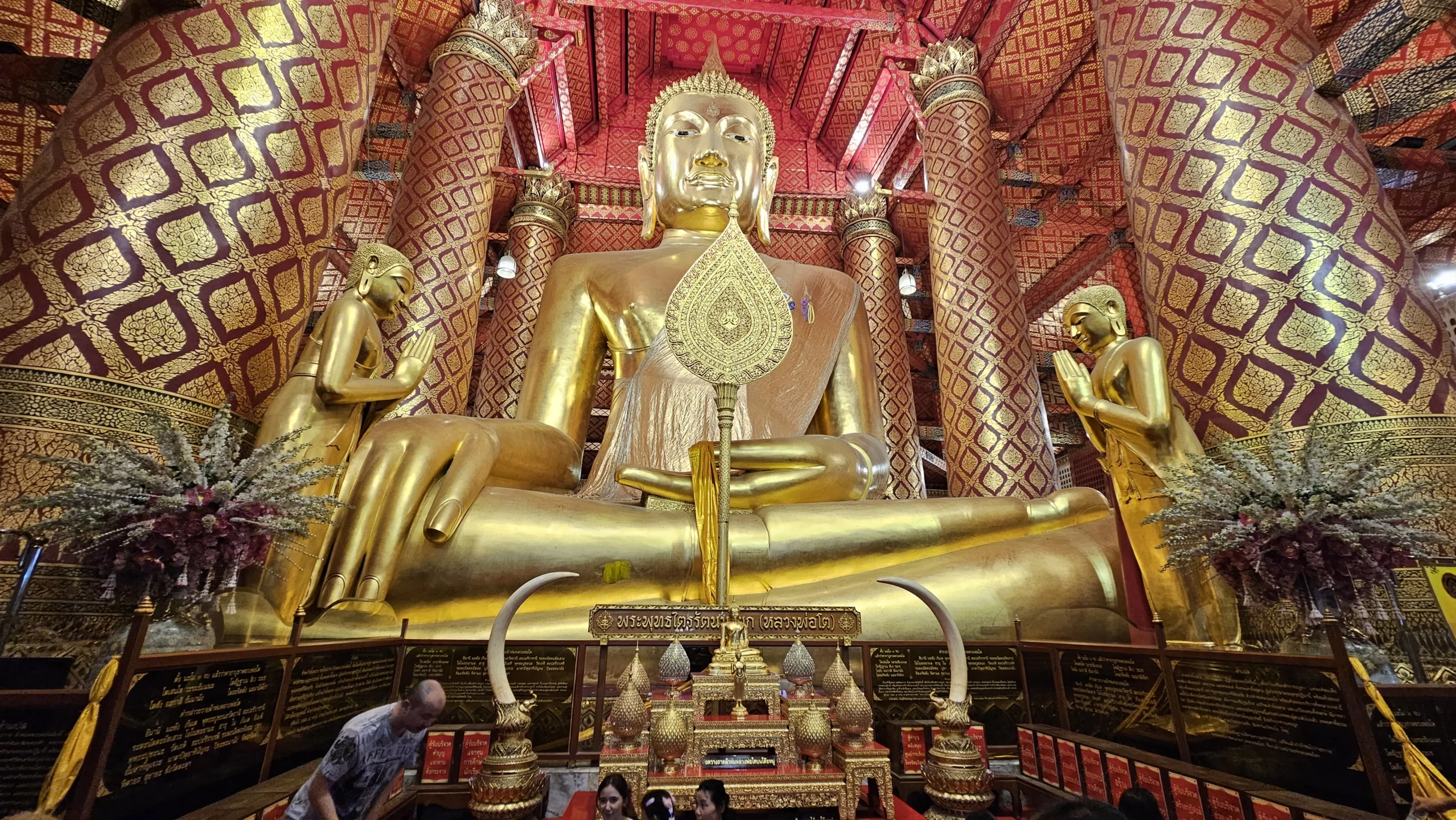 Buddha statue sleeping buddha Phanan Choeng Temple Si Ayutthaya