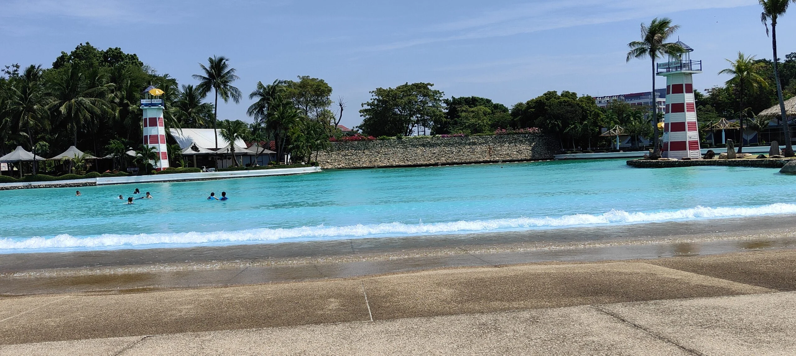 Siam Amazing Park-artificial sea beach