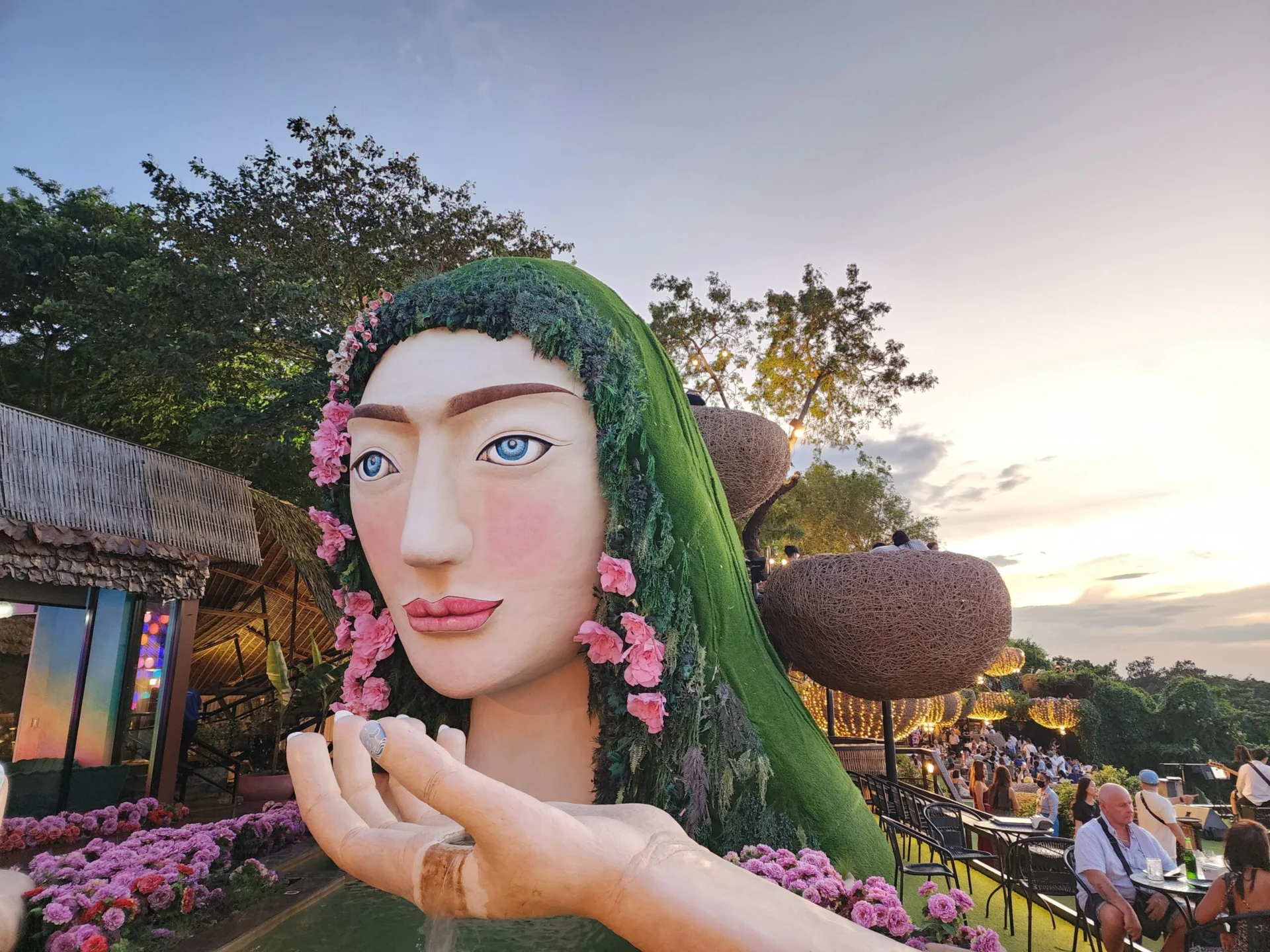 3 Mermaids Cafe & Restaurant